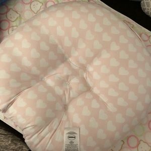 Sold!! Boppy lounge nursing pillow